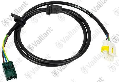 Vaillant Kabel mit verschiedenen Anschlusssteckern und farbigen Drähten, verwendet in Heizsystemen für elektrische Verbindungen.